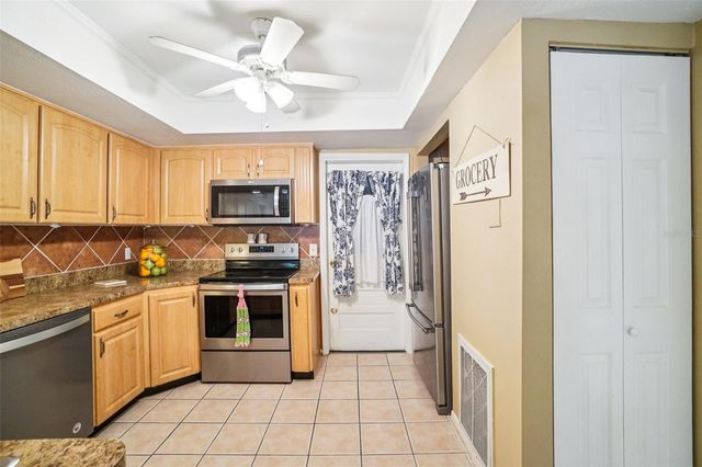 17803 SUNRISE DRIVE, Lutz, FL 33549