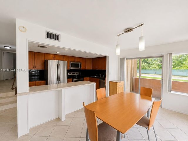 4850 SW 63rd Ter 413, Davie, FL 33314