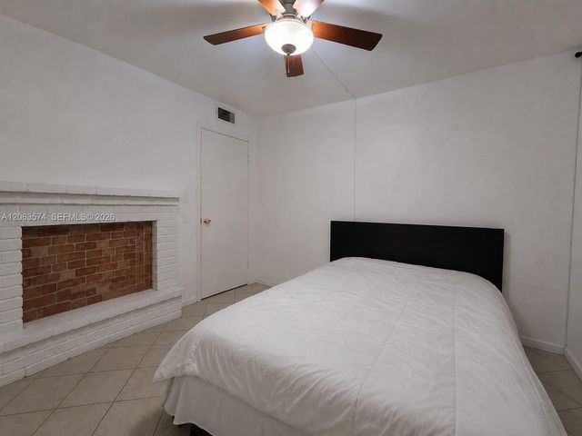 4850 SW 63rd Ter 413, Davie, FL 33314