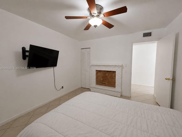 4850 SW 63rd Ter 413, Davie, FL 33314