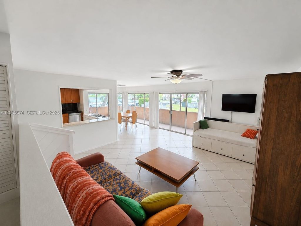 4850 SW 63rd Ter 413, Davie, FL 33314