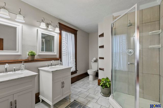 4242 Madison Avenue, Lincoln, NE 68504