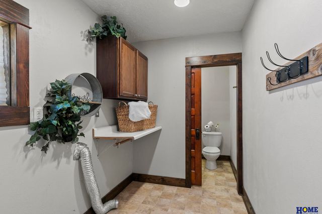 4242 Madison Avenue, Lincoln, NE 68504