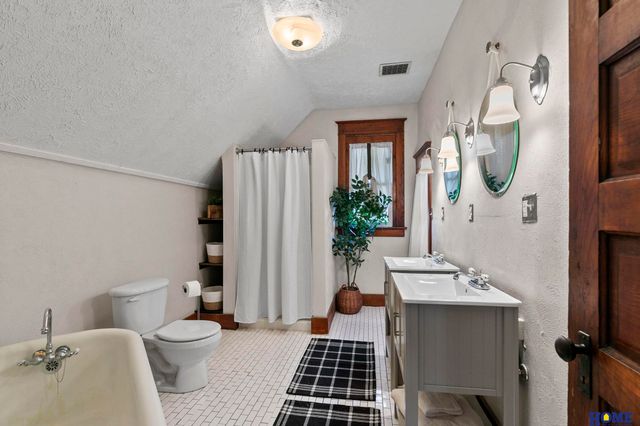 4242 Madison Avenue, Lincoln, NE 68504