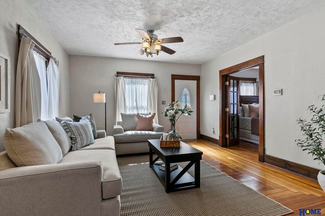 4242 Madison Avenue, Lincoln, NE 68504