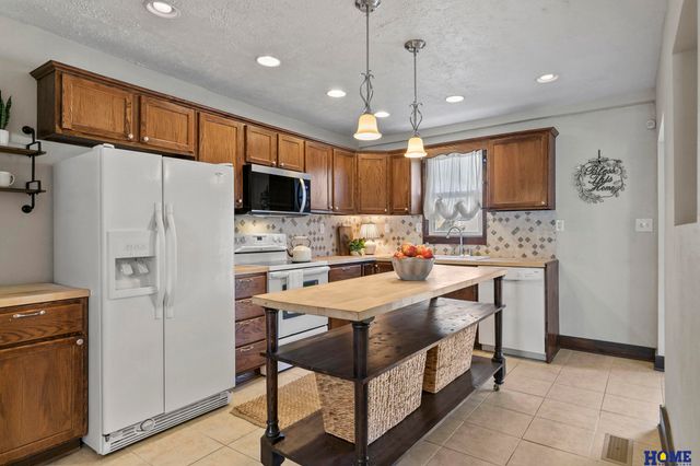 4242 Madison Avenue, Lincoln, NE 68504