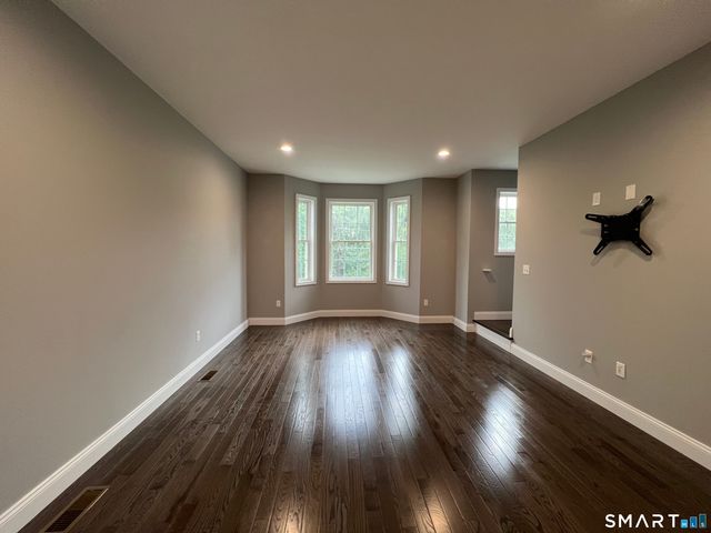 35 Ringgold Street 207, West Hartford, CT 06119
