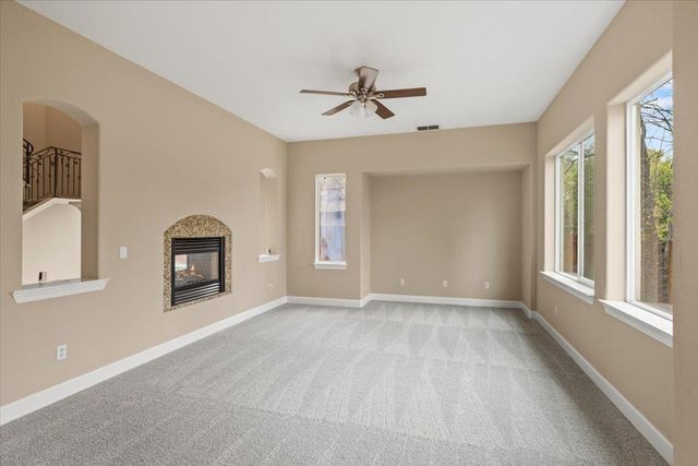 125 Knob Fork Ct, Folsom, CA 95630