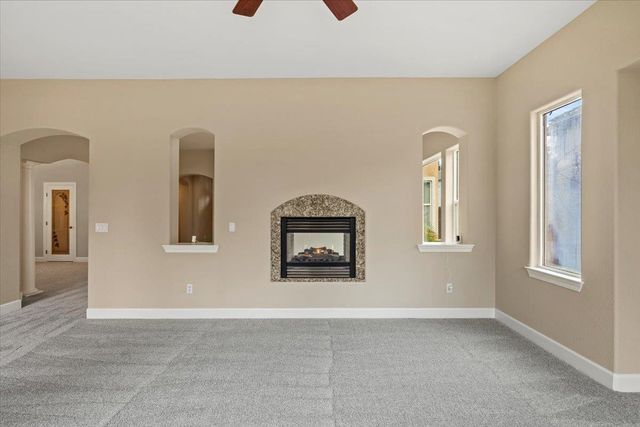 125 Knob Fork Ct, Folsom, CA 95630