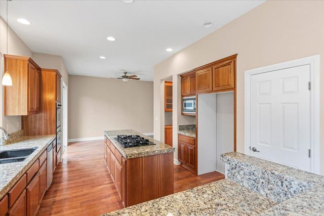 125 Knob Fork Ct, Folsom, CA 95630