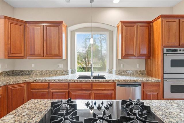 125 Knob Fork Ct, Folsom, CA 95630