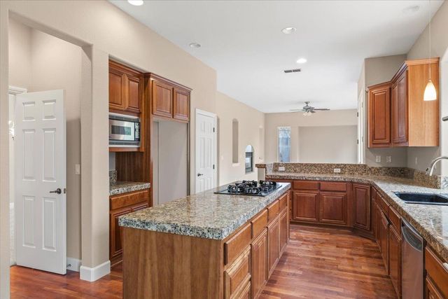 125 Knob Fork Ct, Folsom, CA 95630