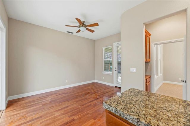 125 Knob Fork Ct, Folsom, CA 95630