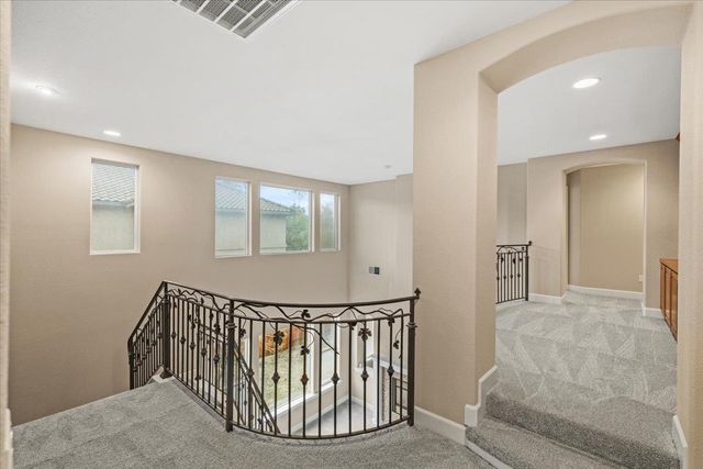 125 Knob Fork Ct, Folsom, CA 95630