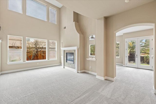 125 Knob Fork Ct, Folsom, CA 95630