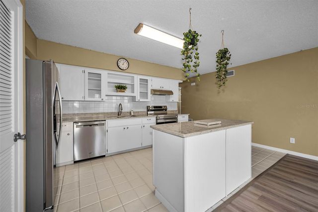 2223 PHILIPPINE DRIVE 35, Clearwater, FL 33763