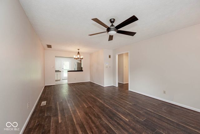 526 Eagle Crest Drive, Brownsburg, IN 46112
