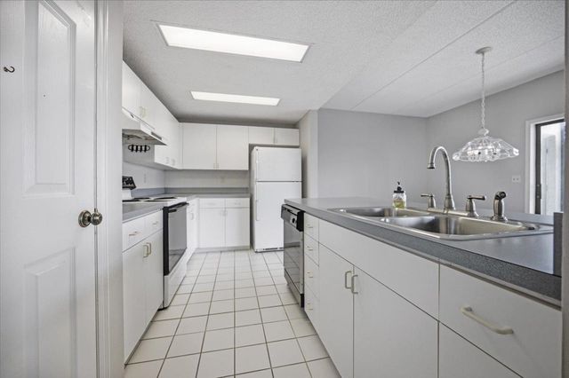 27 Santiago Ct, St Augustine, FL 32086