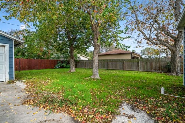 3922 Bradford Dr, Corpus Christi, TX 78415