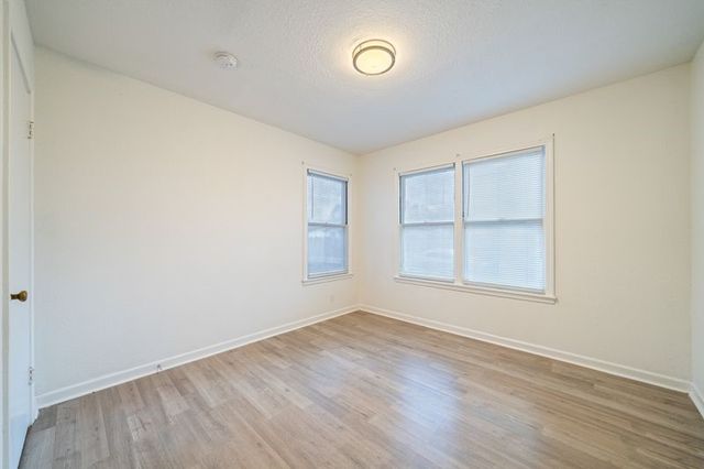 3922 Bradford Dr, Corpus Christi, TX 78415