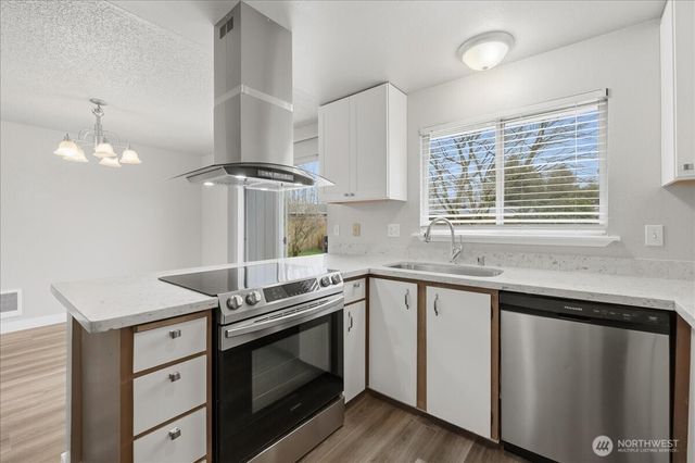 328 Cherry Avenue, Sumner, WA 98390