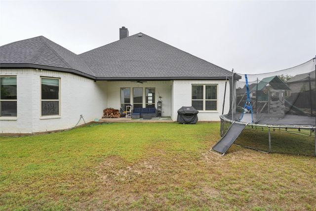 516 Woodland Drive, Azle, TX 76020