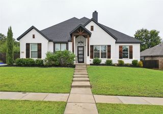 516 Woodland Drive, Azle, TX 76020