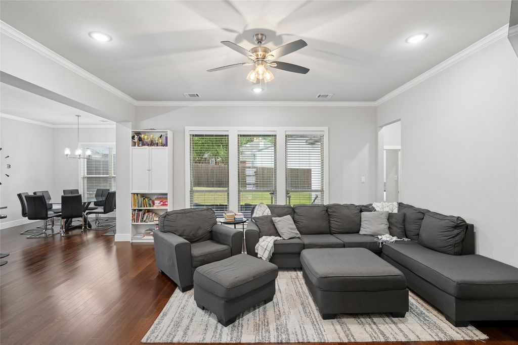516 Woodland Drive, Azle, TX 76020 — photo 3