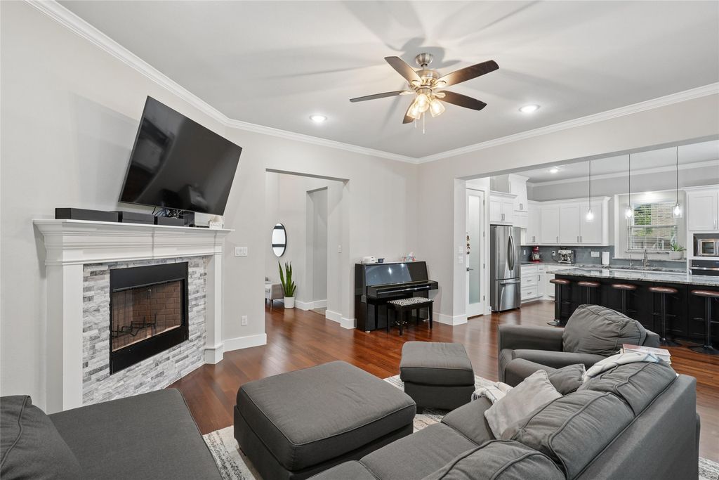 516 Woodland Drive, Azle, TX 76020 — photo 5