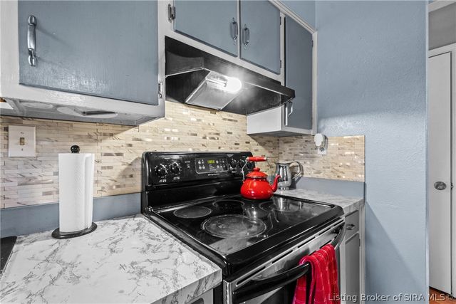 3403 Green Valley Road, New Albany, IN 47150