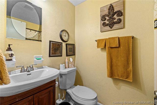 3403 Green Valley Road, New Albany, IN 47150