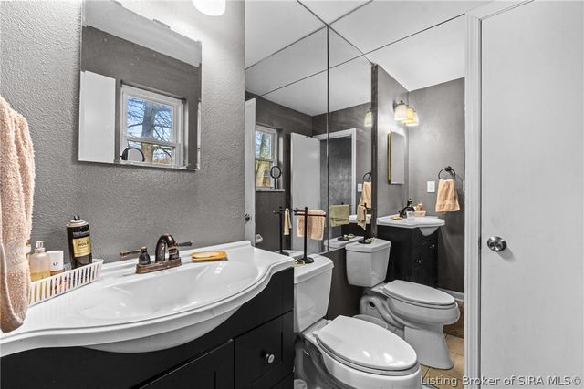 3403 Green Valley Road, New Albany, IN 47150