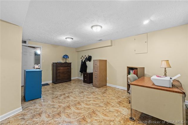 3403 Green Valley Road, New Albany, IN 47150