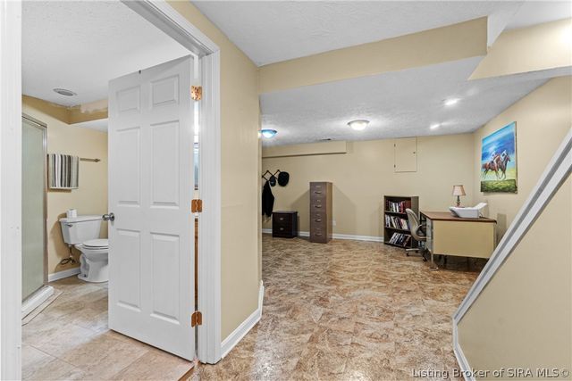 3403 Green Valley Road, New Albany, IN 47150