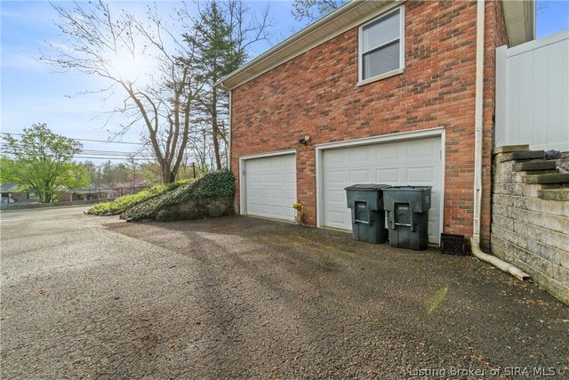 3403 Green Valley Road, New Albany, IN 47150