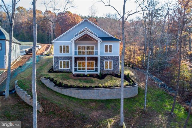 172 LAKEWATCH CIR, Moneta, VA 24121