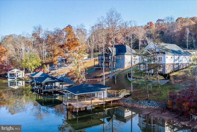 172 LAKEWATCH CIR, Moneta, VA 24121