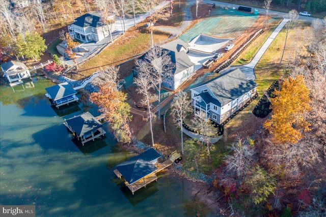 172 LAKEWATCH CIR, Moneta, VA 24121