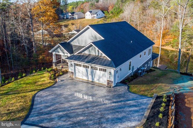 172 LAKEWATCH CIR, Moneta, VA 24121
