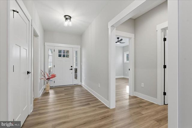 172 LAKEWATCH CIR, Moneta, VA 24121