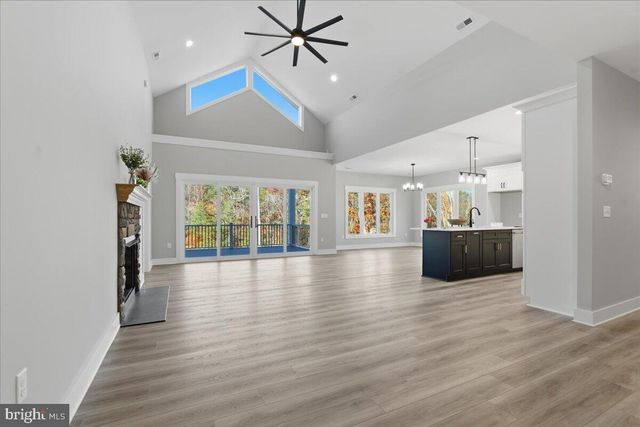 172 LAKEWATCH CIR, Moneta, VA 24121