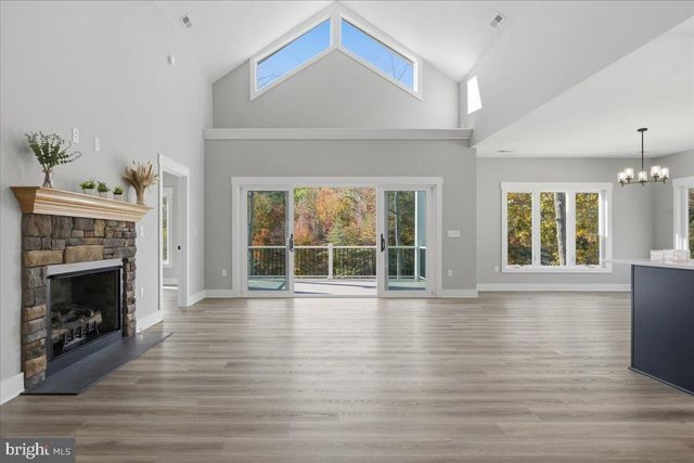 172 LAKEWATCH CIR, Moneta, VA 24121