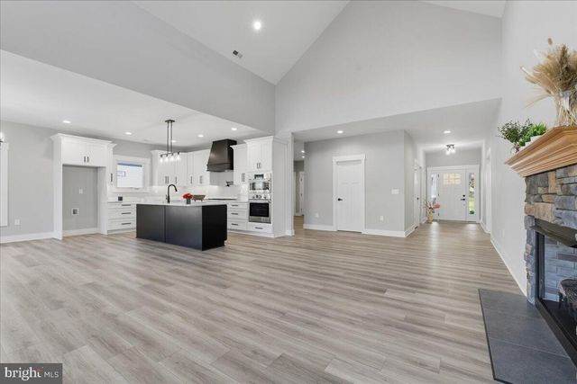 172 LAKEWATCH CIR, Moneta, VA 24121