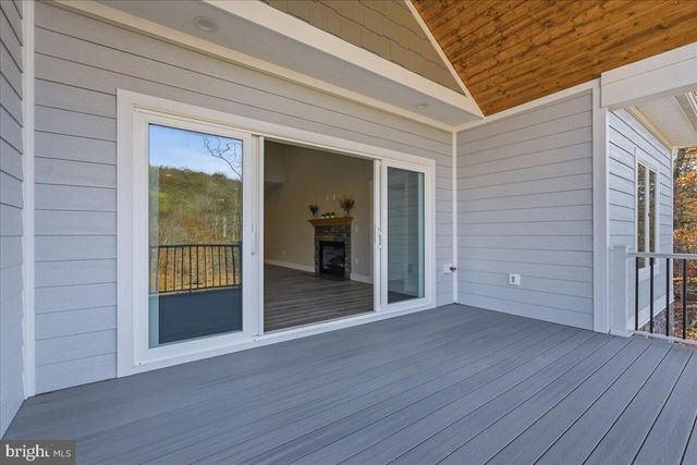 172 LAKEWATCH CIR, Moneta, VA 24121