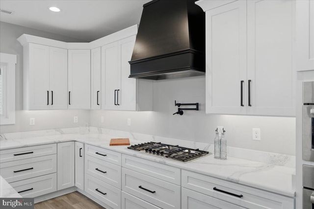 172 LAKEWATCH CIR, Moneta, VA 24121