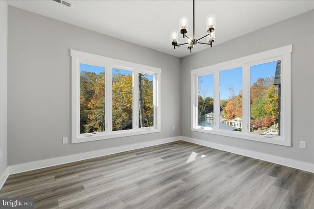 172 LAKEWATCH CIR, Moneta, VA 24121