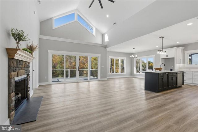 172 LAKEWATCH CIR, Moneta, VA 24121