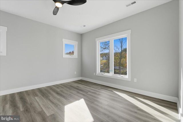 172 LAKEWATCH CIR, Moneta, VA 24121