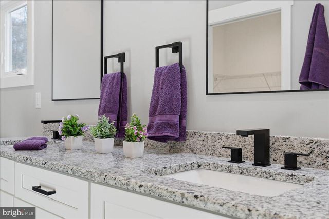 172 LAKEWATCH CIR, Moneta, VA 24121