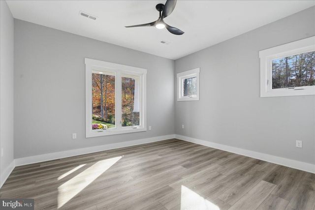 172 LAKEWATCH CIR, Moneta, VA 24121